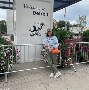 Meet your Posher, Medea